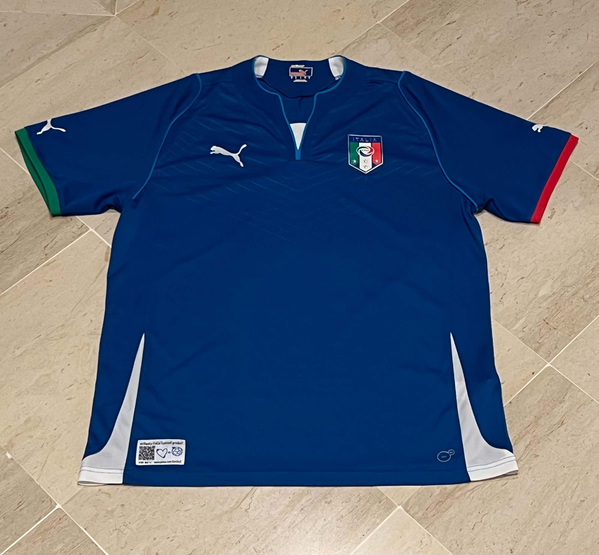 2013 Italy Confederations Cup Home Shirt size large perfect condition