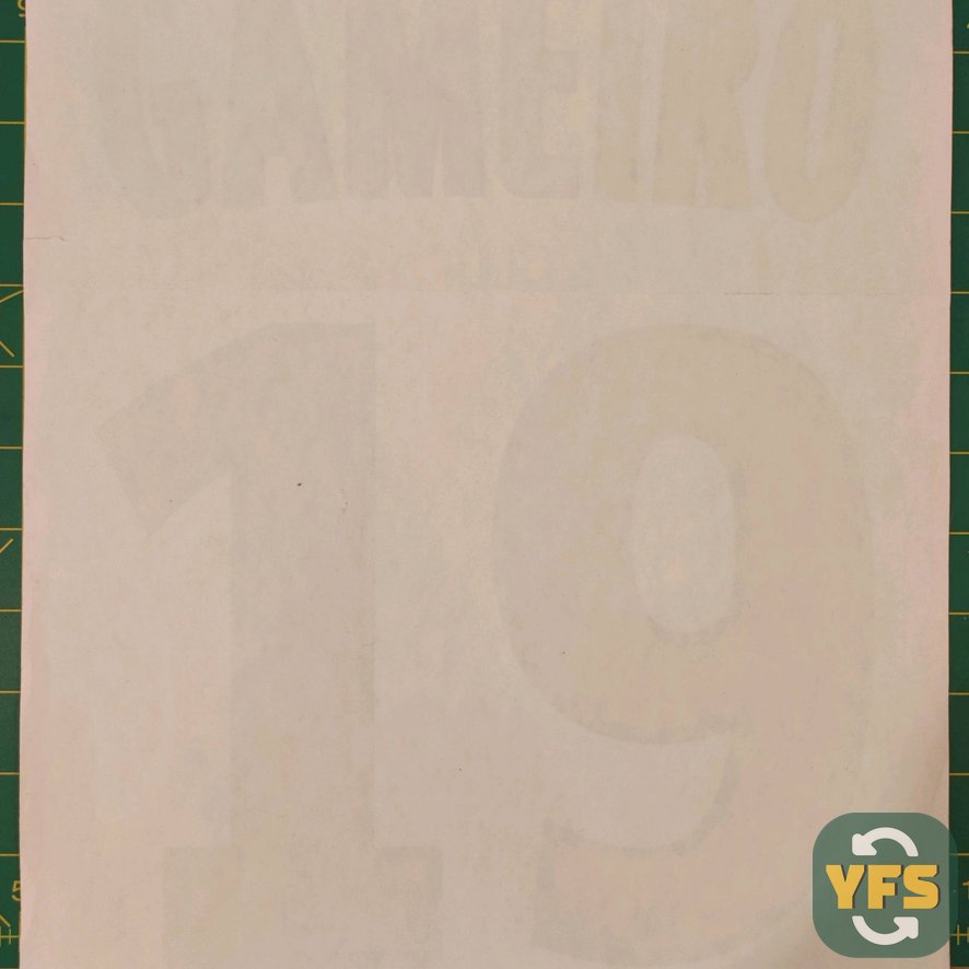 Official PSG nameset 2011/12 Away Gameiro