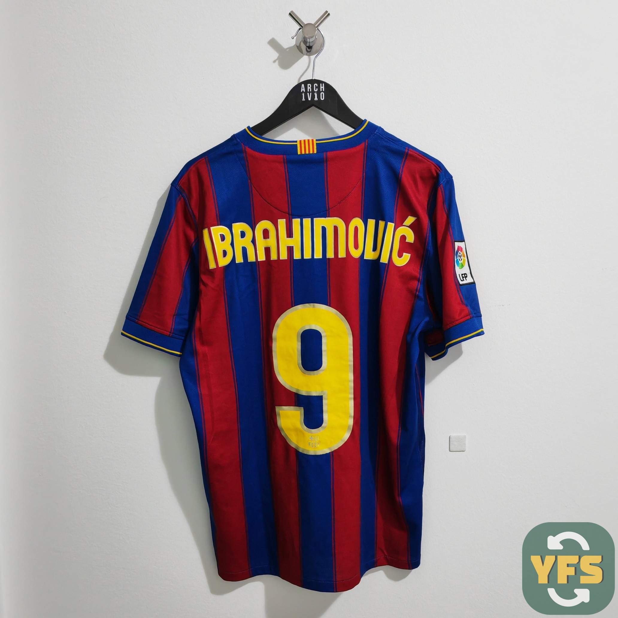 Barcelona 2009/10 home shirt (Ibrahimovic #9) - M