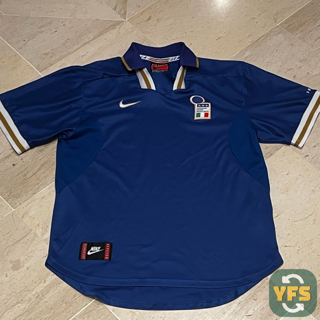 1996 italy Home nike shirt size large