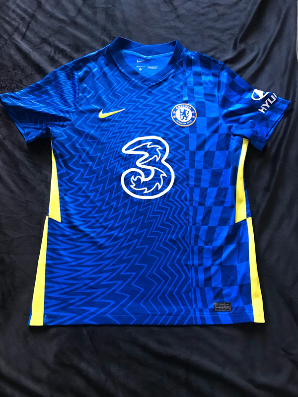 Chelsea 2021/22 Authentic Home shirt - Large
