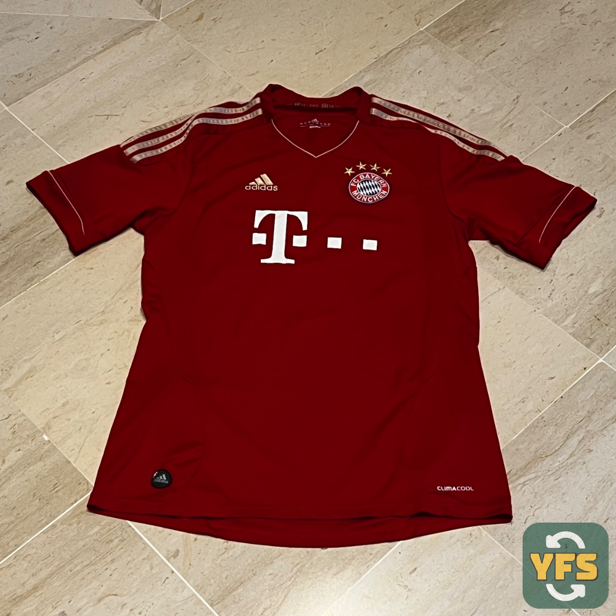 2011-13 Bayern Munchen Home Shirt size medium excellent condition