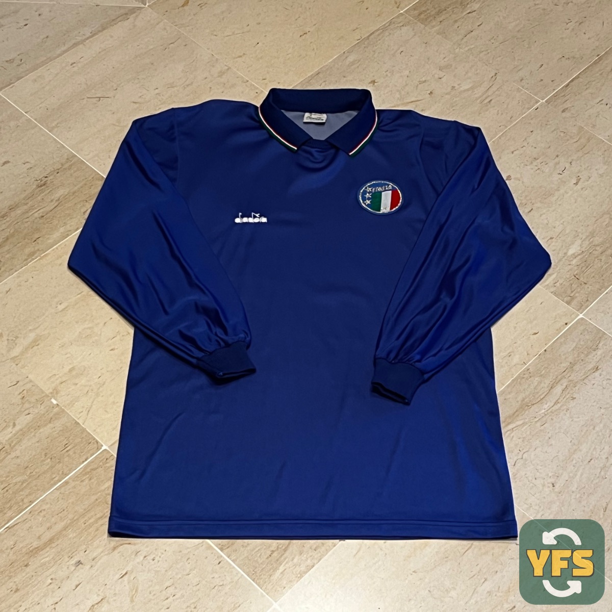 Rare 1986-90 Italy Home shirt longsleeves in mint condition like new size large