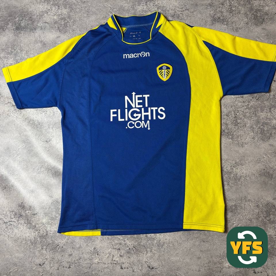 Leeds United 2009-2010 Training Store Version Macron - YourFootballShirt - Photo 1