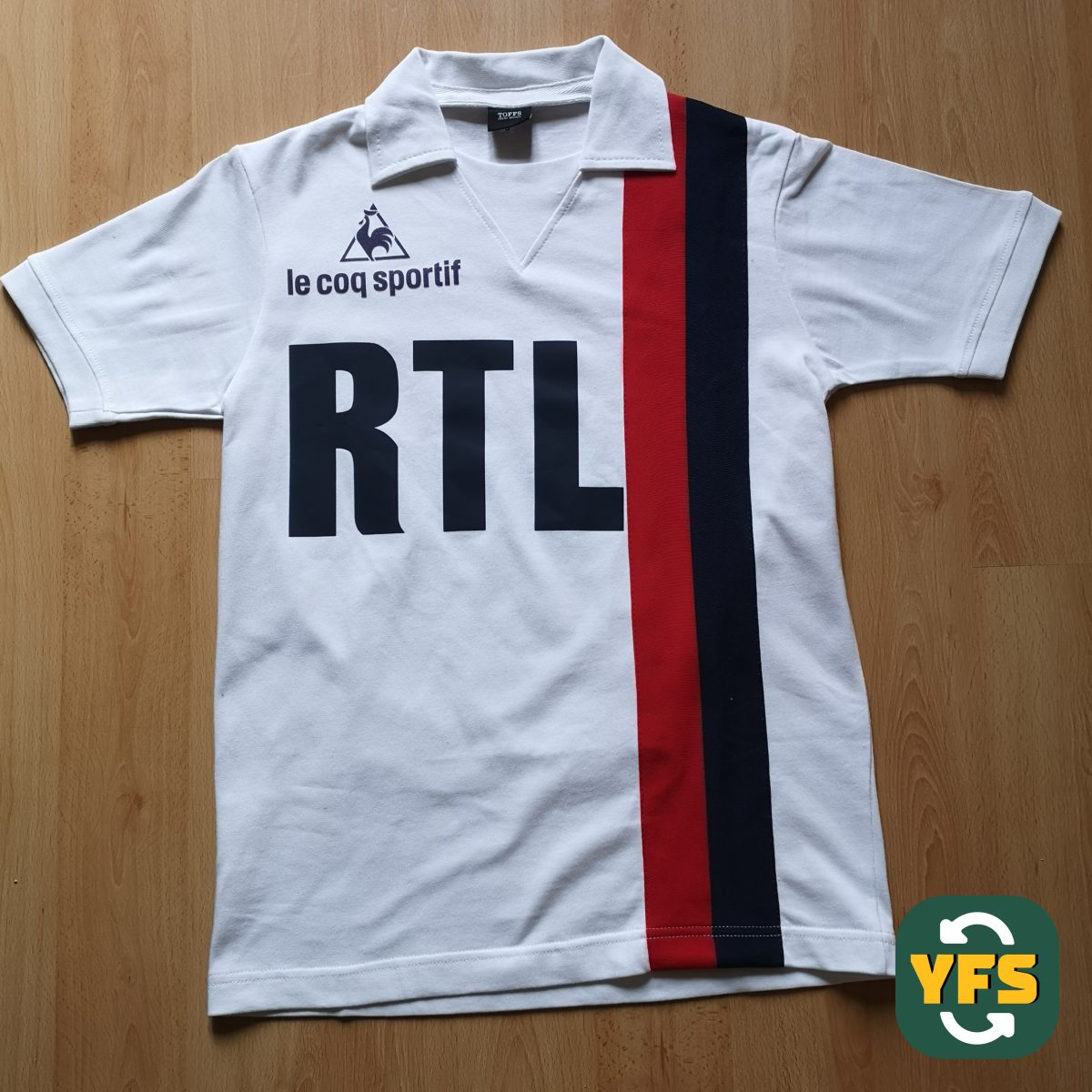 PSG 1981-1982 Home Le Coq Sportif - YourFootballShirt - Photo 1