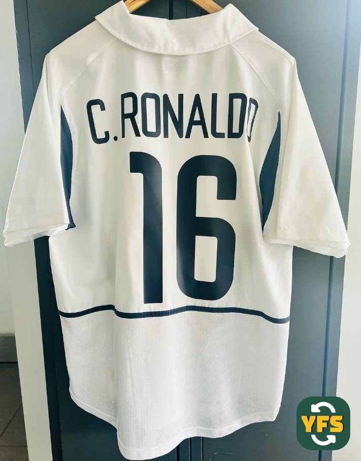 Portugal 2002-2003 Away C. RONALDO 16