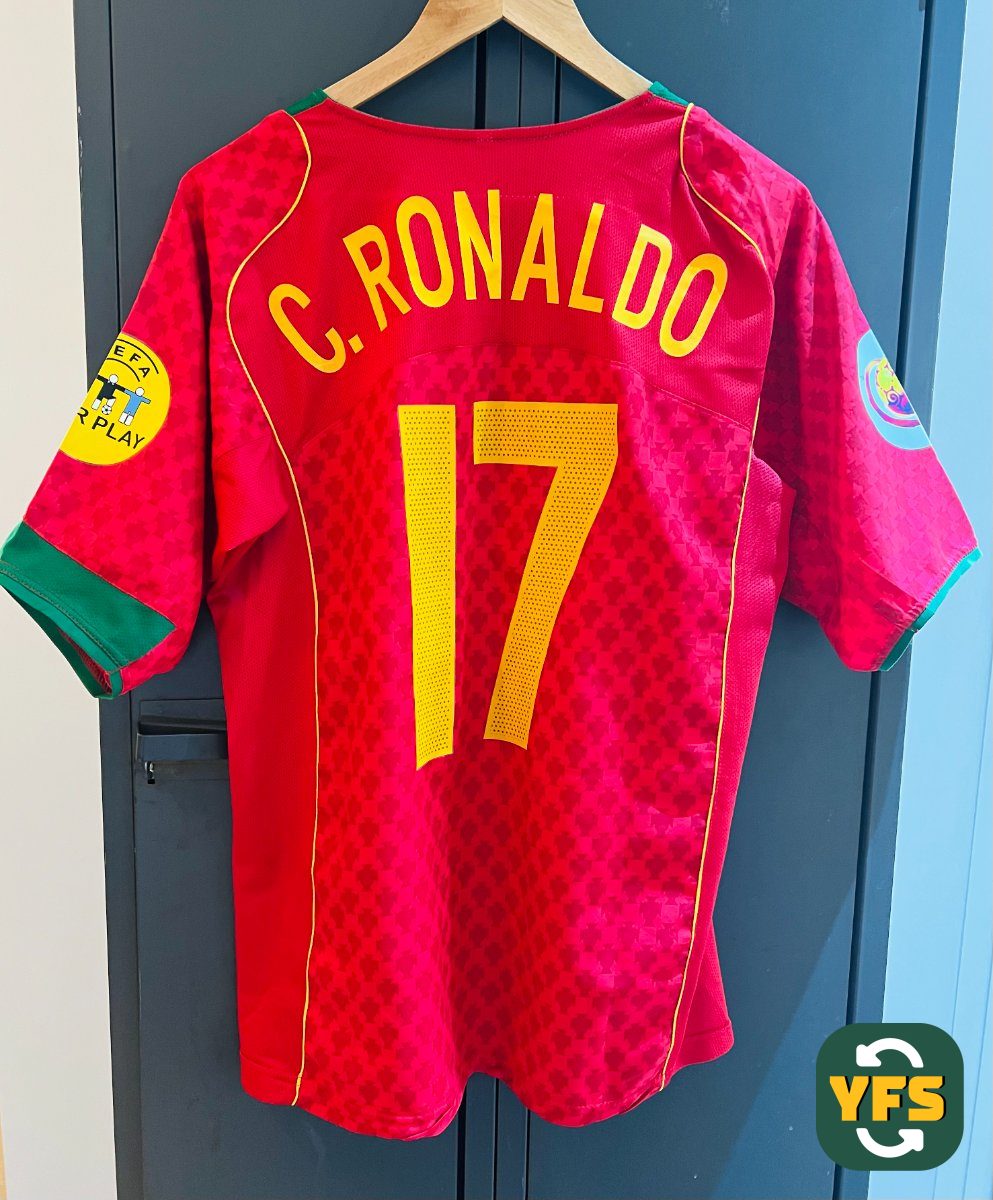 2004-2005 Home C. RONALDO 17