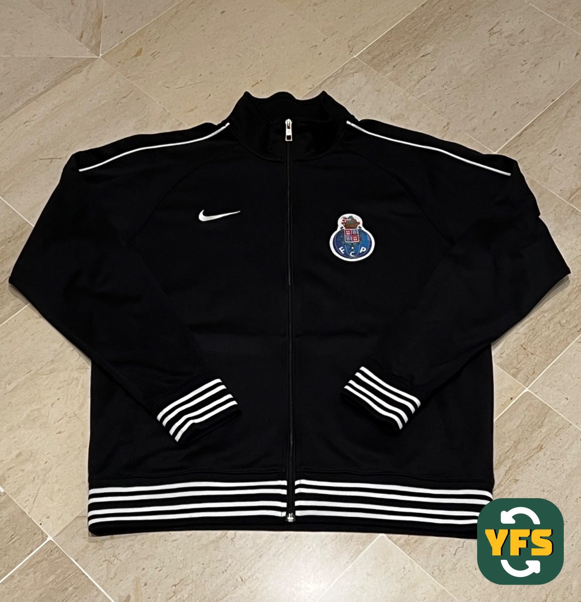 FC Porto 2014-2015 Training Store Version Nike - YourFootballShirt - Photo 1