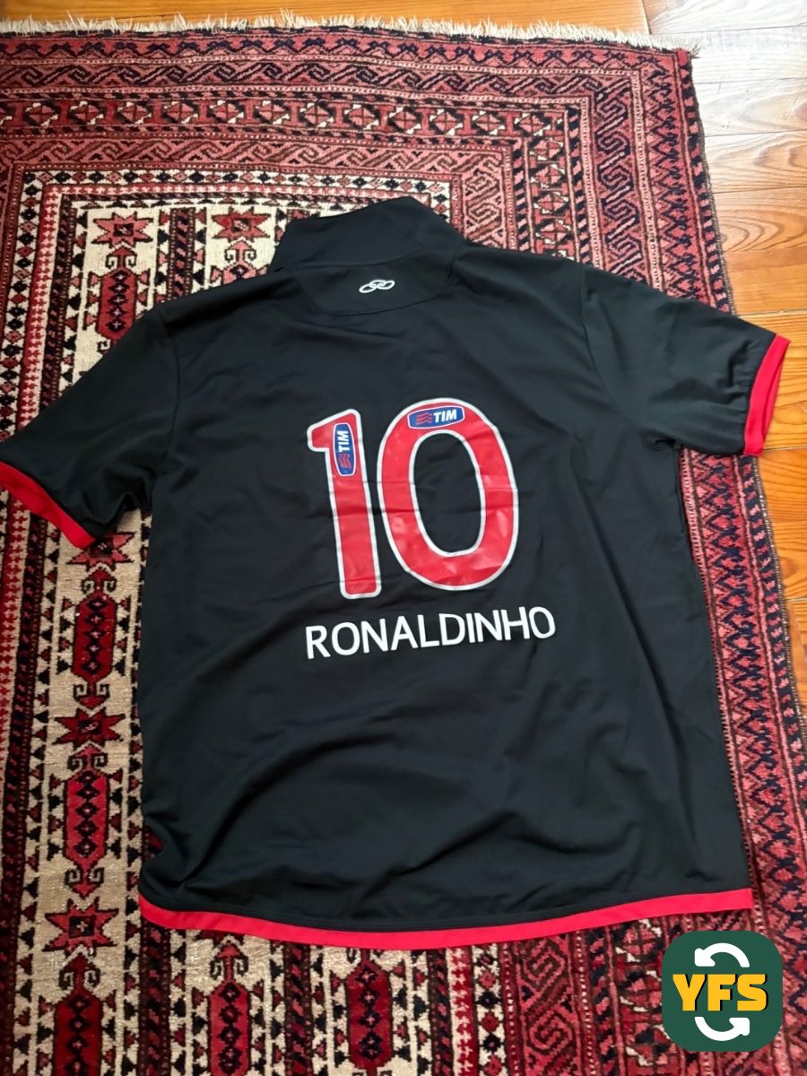 Flamengo 2011-2012 Home Ronaldinho #10