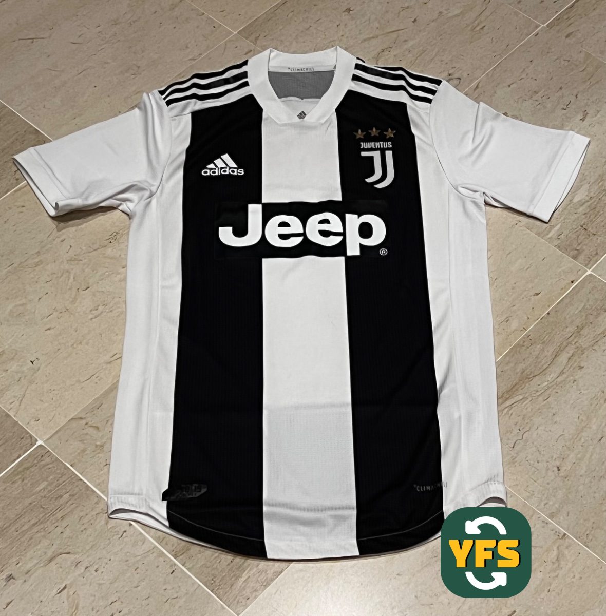 Juventus Turin 2018-2019 Home Pro Version Adidas - YourFootballShirt - Photo 1