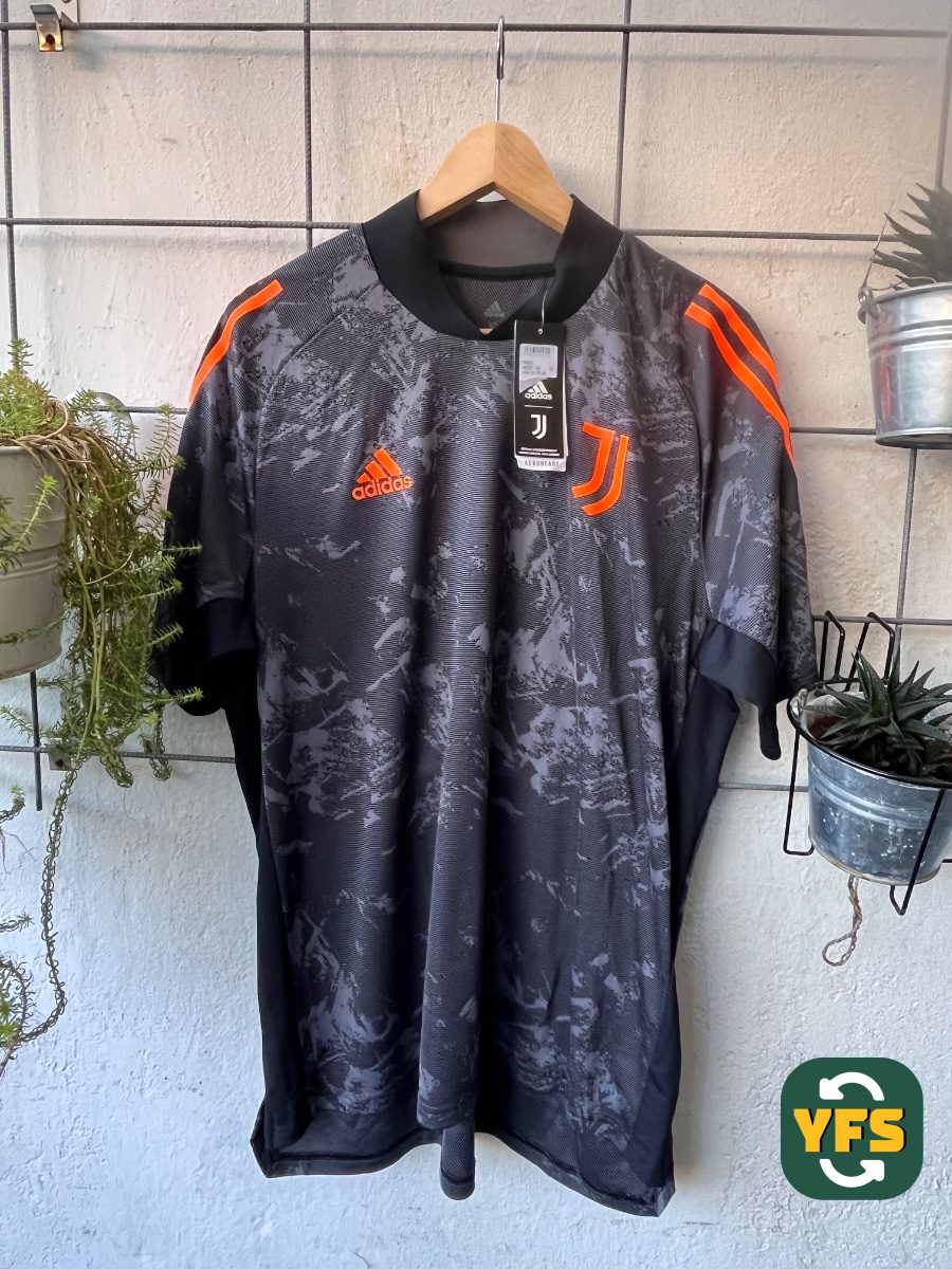 Juventus Turin 2022-2023 Training Store Version Adidas - YourFootballShirt - Photo 1