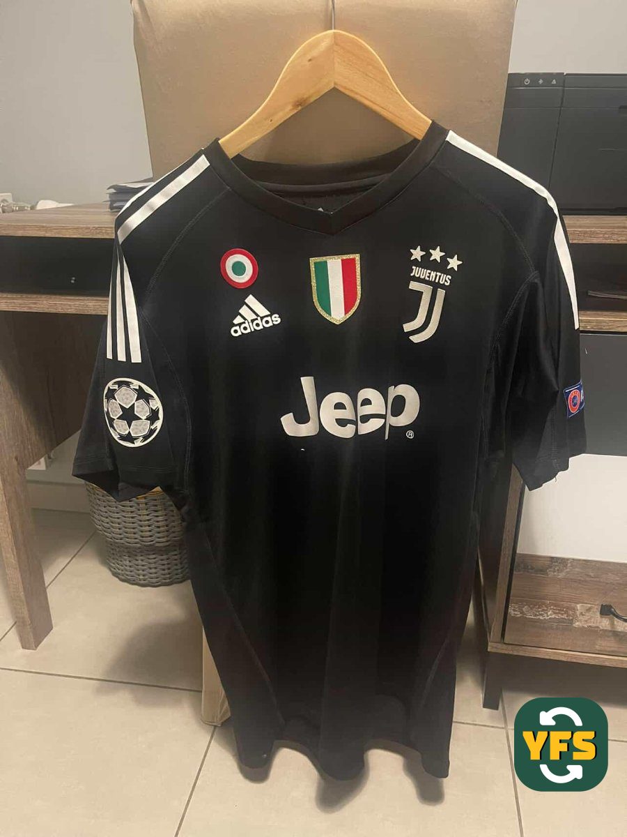 Juventus Turin 2020-2021 Goalkeeper Issued Adidas - YourFootballShirt - Photo 1