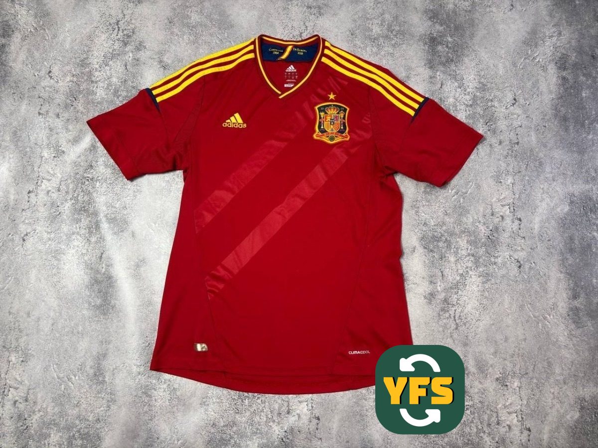Spain 2011-2012 Home Store Version Adidas - YourFootballShirt - Photo 1