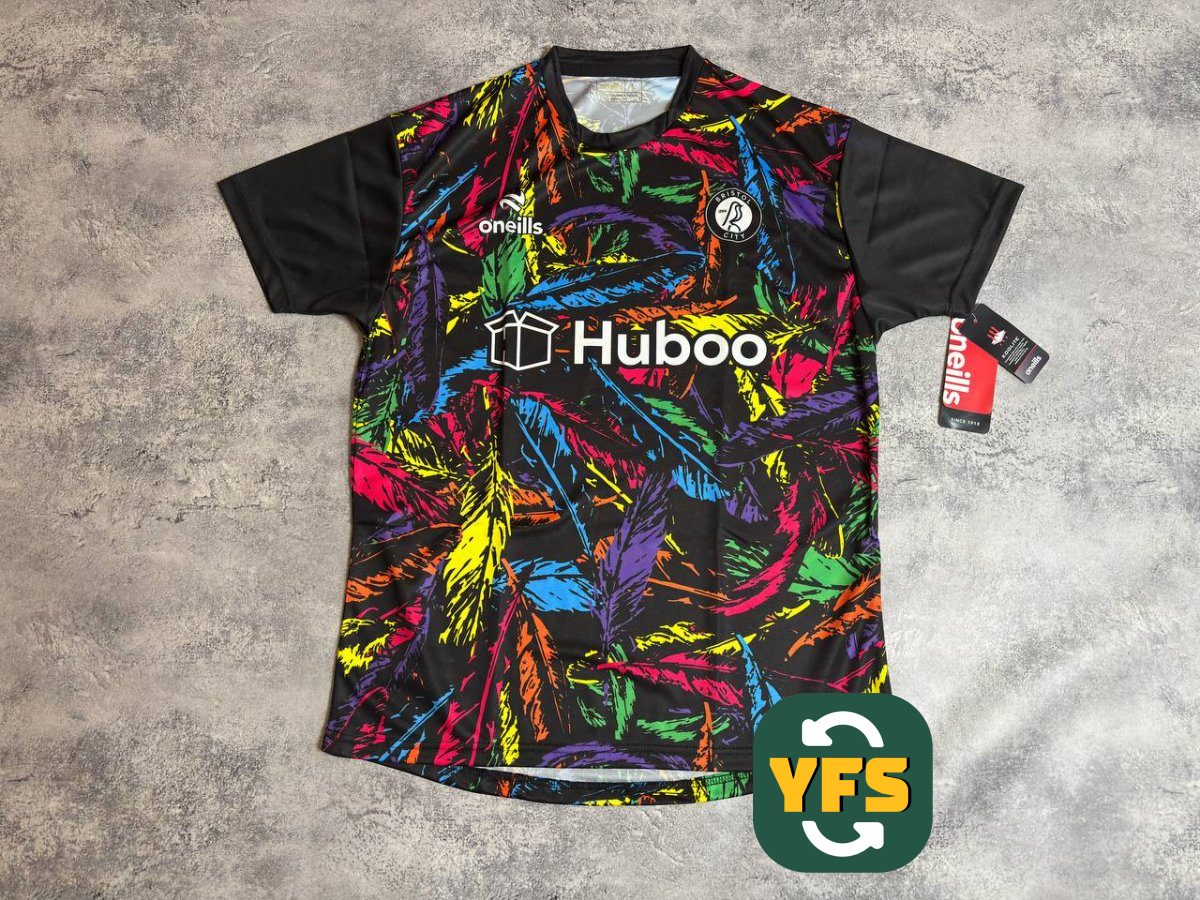Bristol City 2023-2024 Home Store Version Oneills - YourFootballShirt - Photo 1