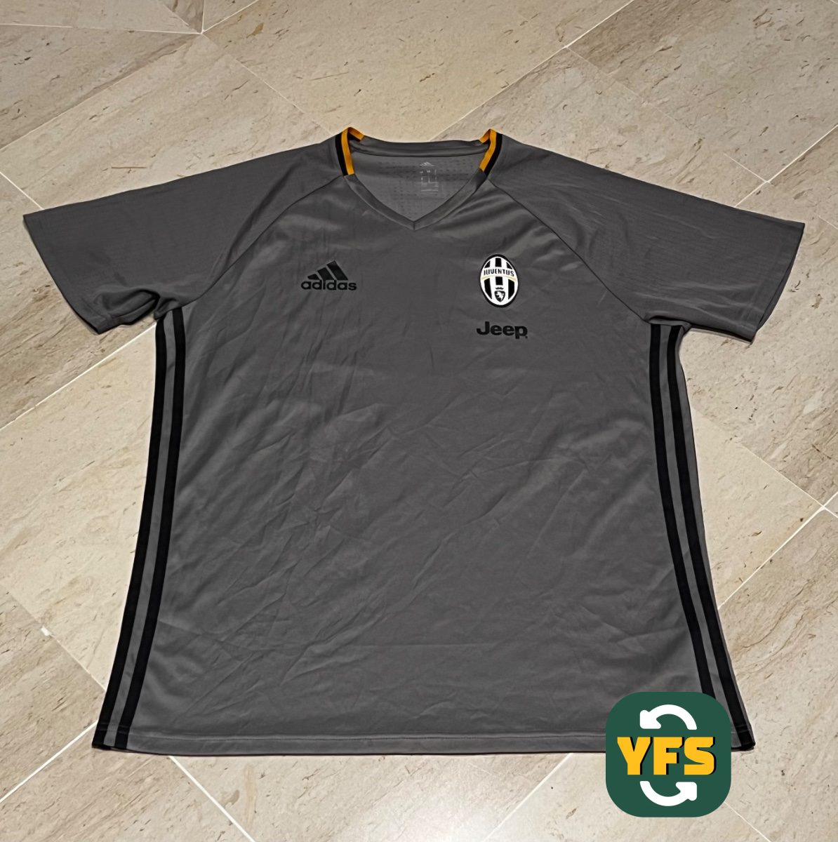Juventus Turin 2016-2017 Training Pro Version Adidas - YourFootballShirt - Photo 1