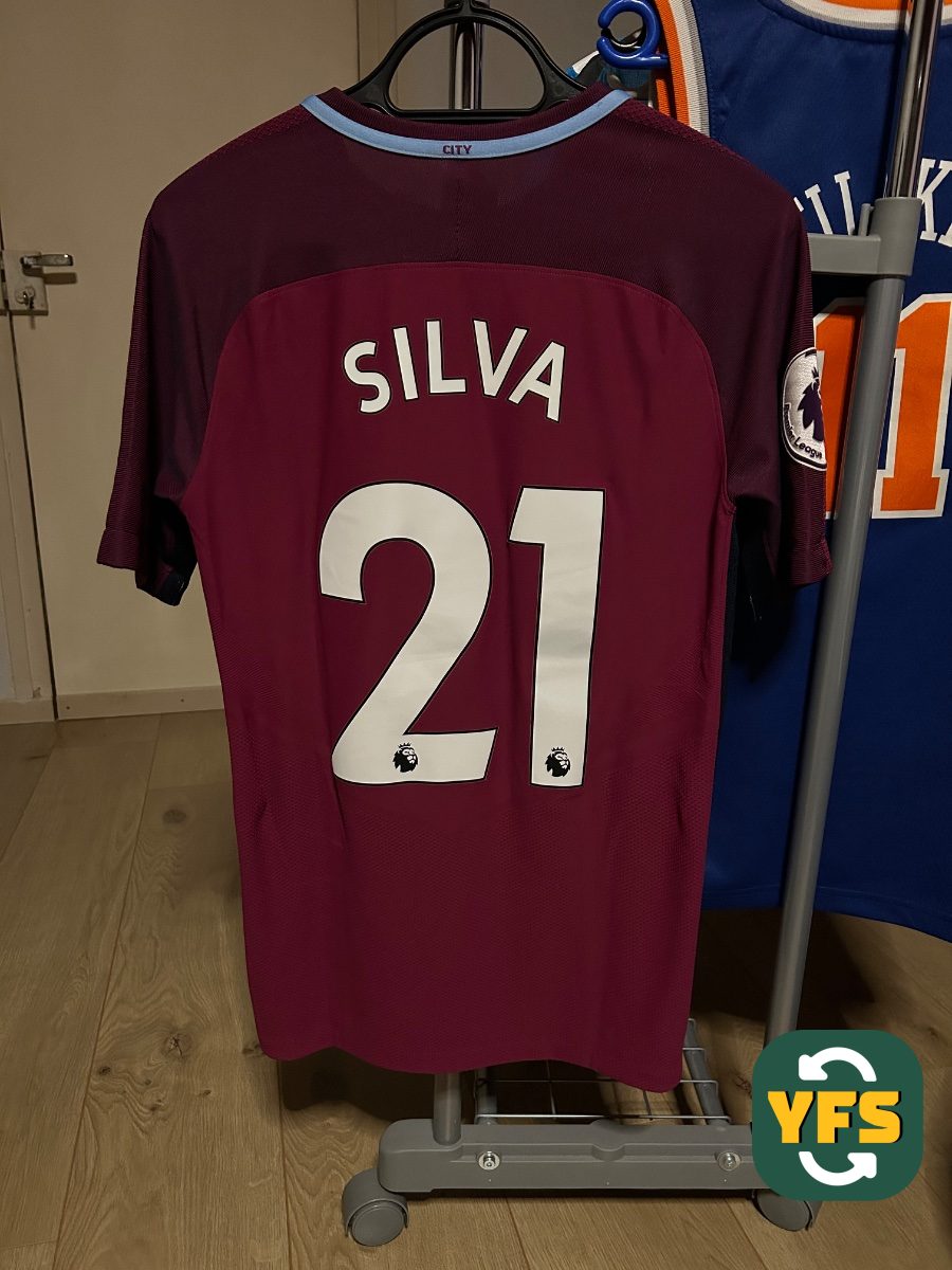 Manchester City 2017-2018 Away Nike - YourFootballShirt - Photo 1