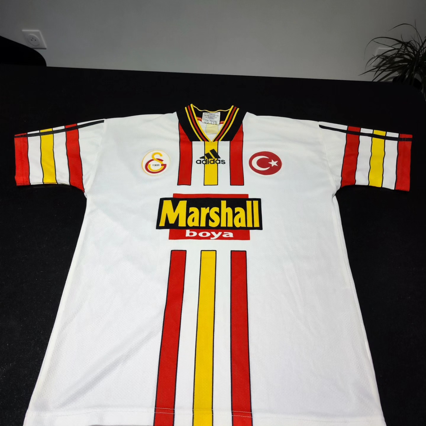 Galatasaray SK 1998-1999 Away Store Version Adidas - YourFootballShirt - Photo 1