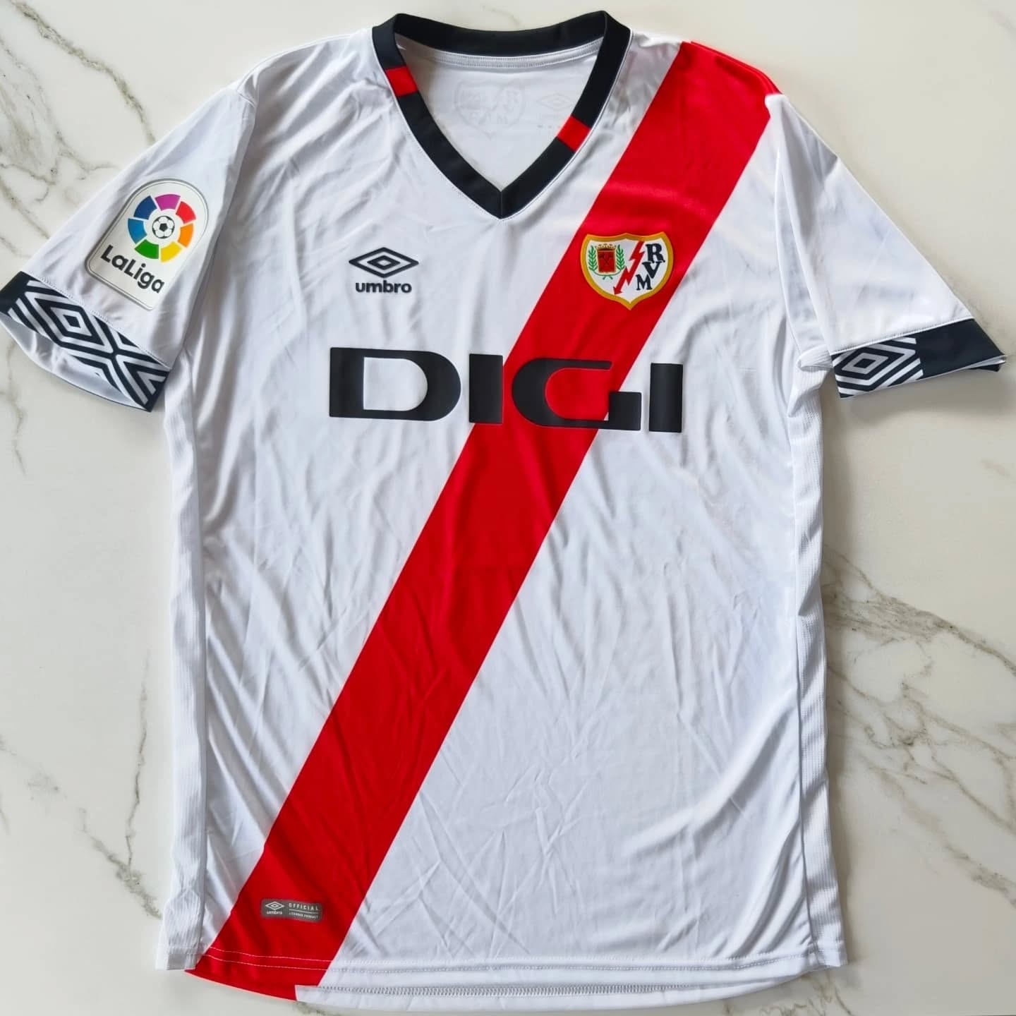 Rayo Vallecano 2020-2021 Home Store Version Umbro - YourFootballShirt - Photo 1