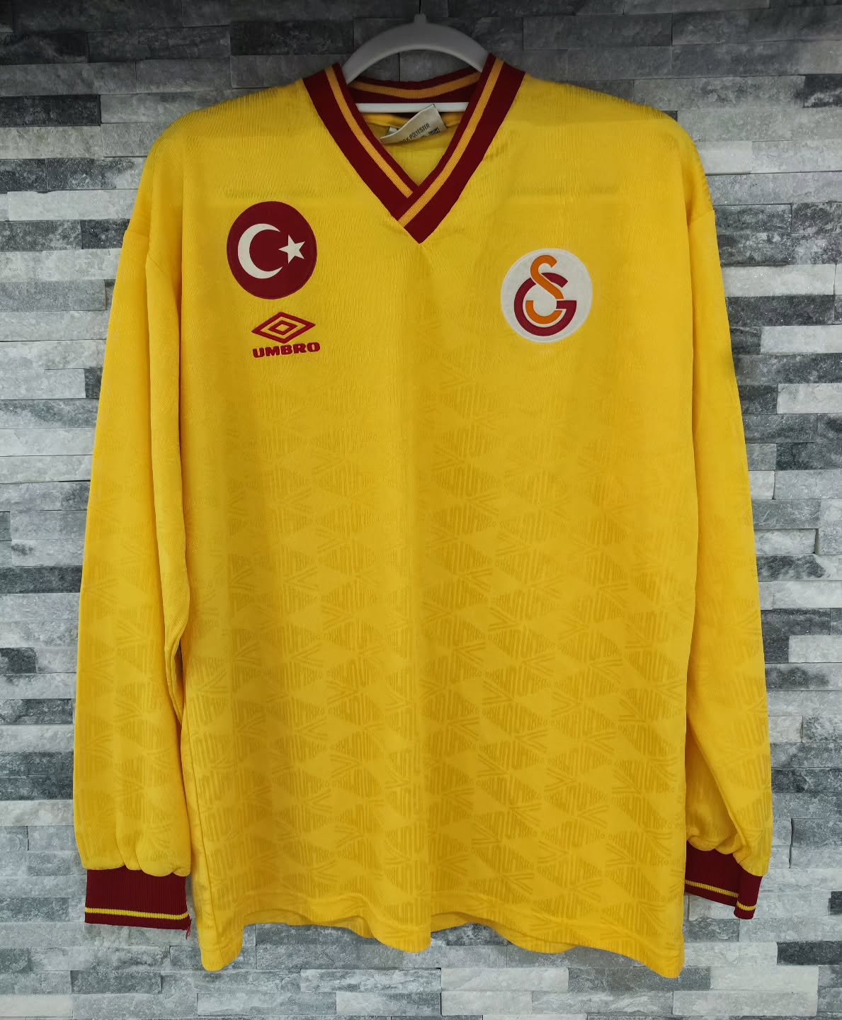 Galatasaray SK 1993-1994 Home Store Version Umbro - YourFootballShirt