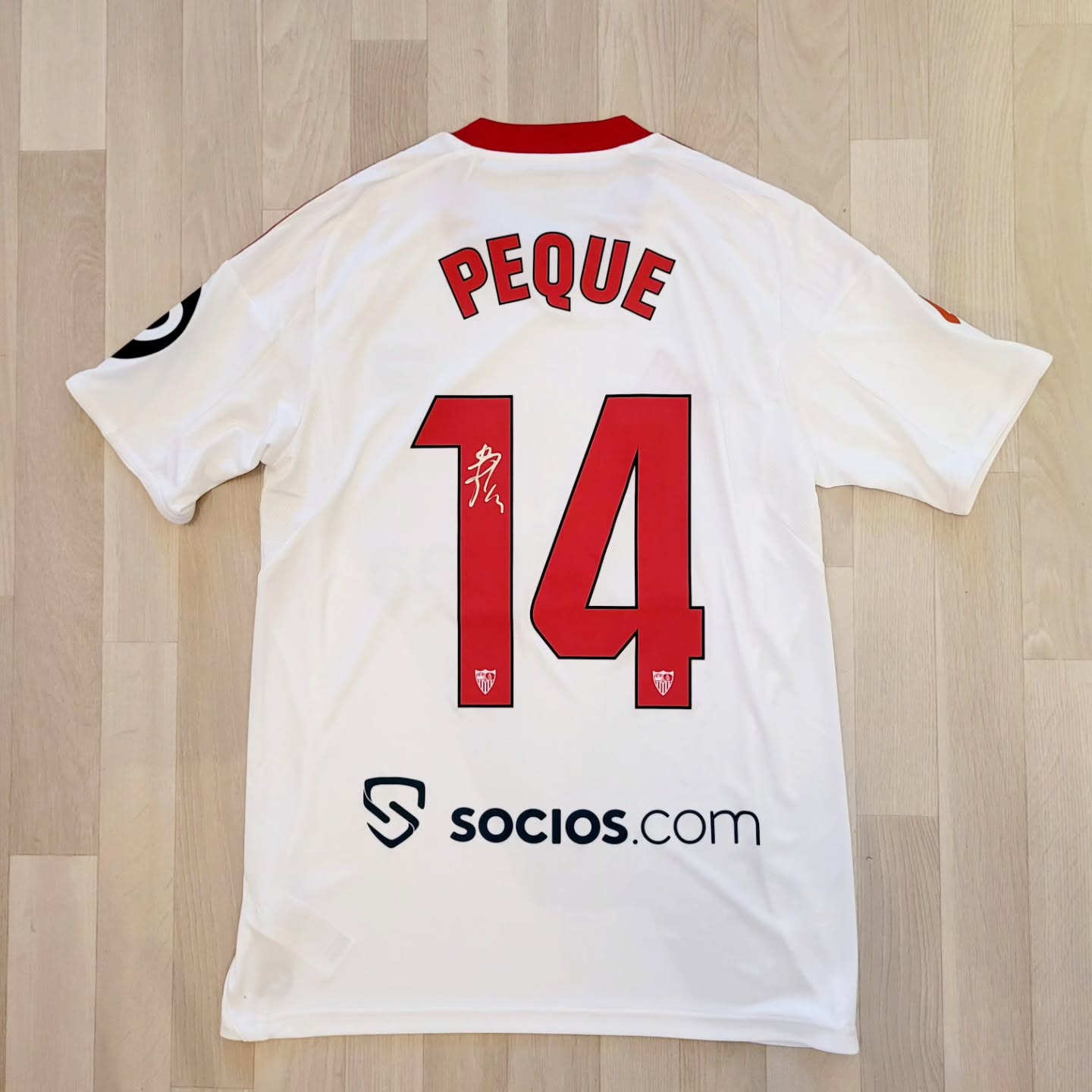 FC Séville 2025-2026 Home Issued Nike - YourFootballShirt - Photo 1