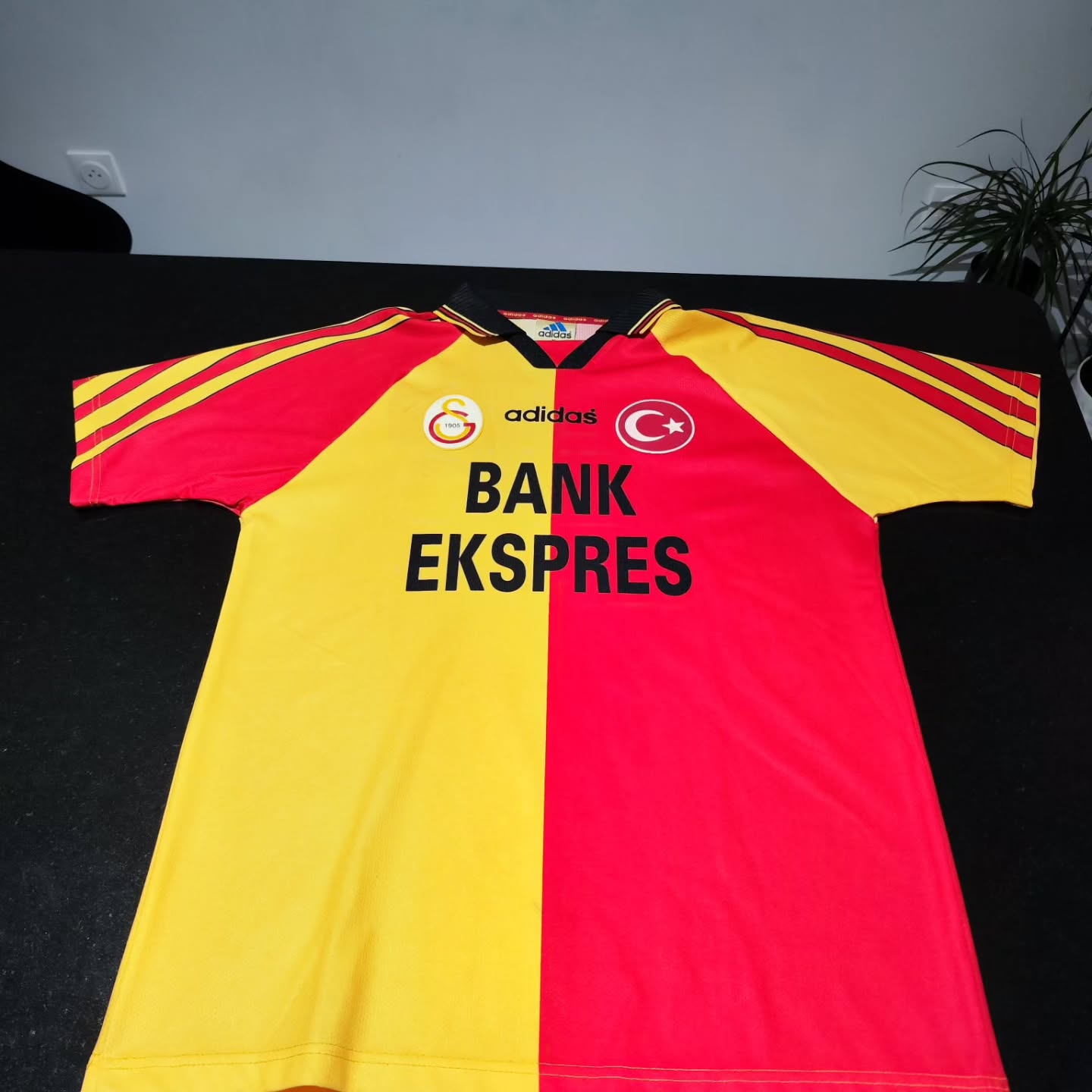 Galatasaray SK 1997-1998 Home Store Version Adidas - YourFootballShirt - Photo 1