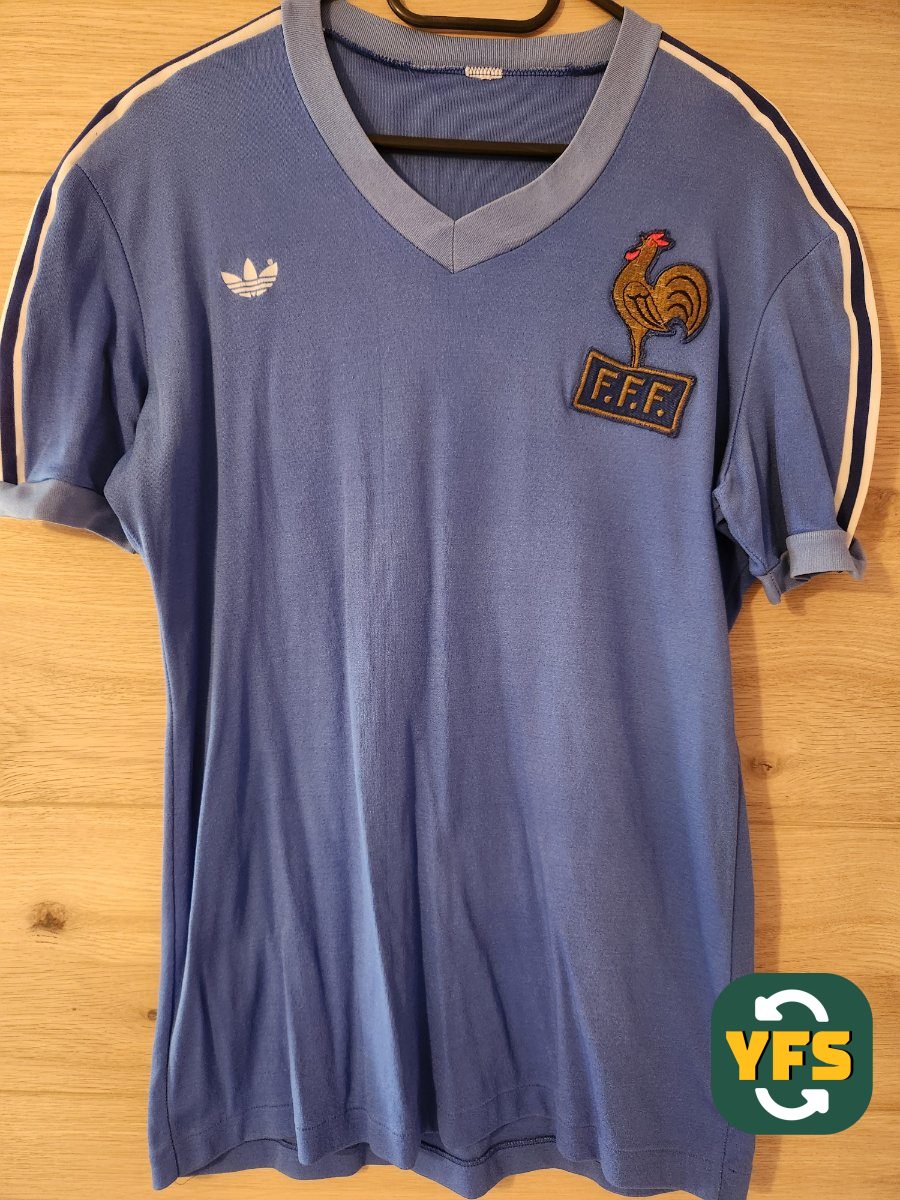 France 1974-1975 PLATINI #10