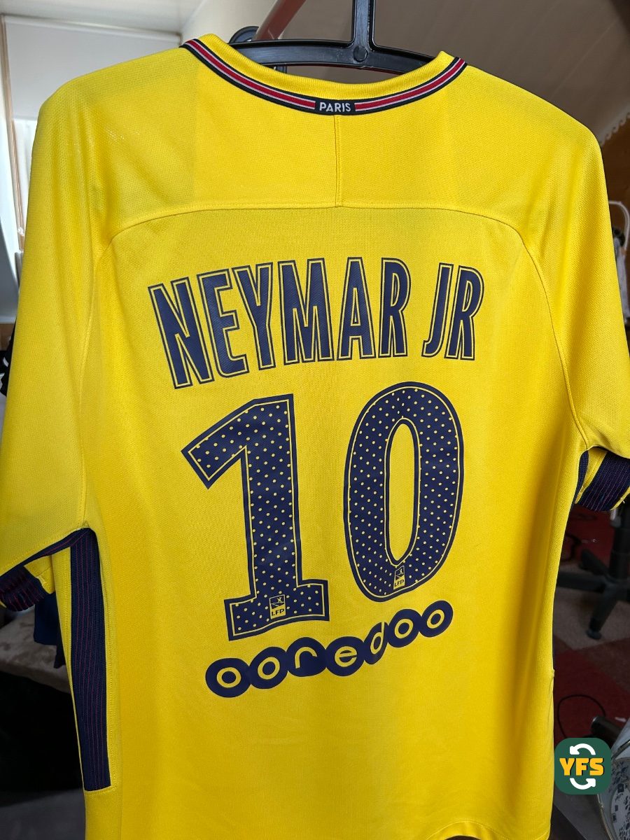 PSG 2017-2018 Away Store Version Nike - YourFootballShirt - Photo 1