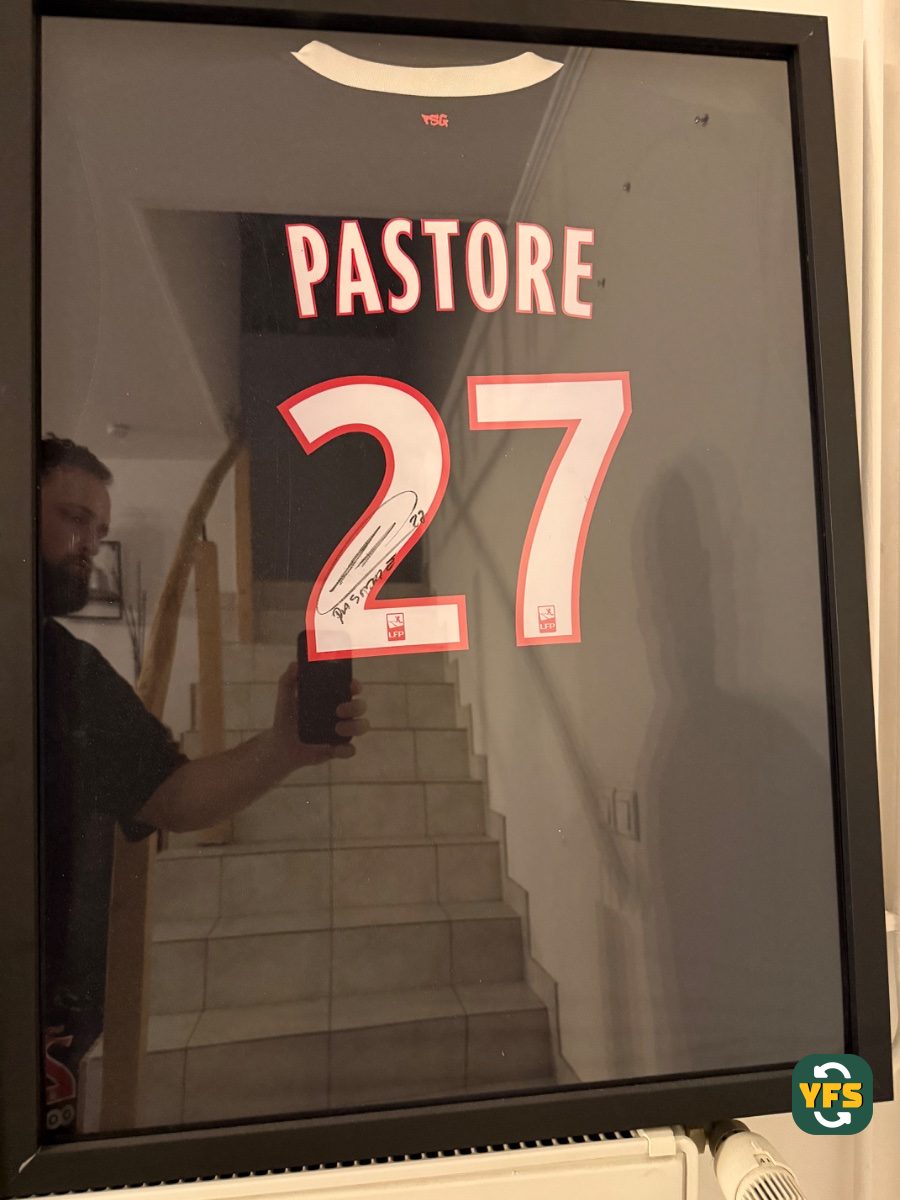 PSG 2017-2018 Home Store Version Nike - YourFootballShirt - Photo 1