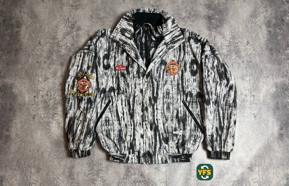 Manchester United 1992-1993 Training Store Version Umbro - YourFootballShirt - Photo 1
