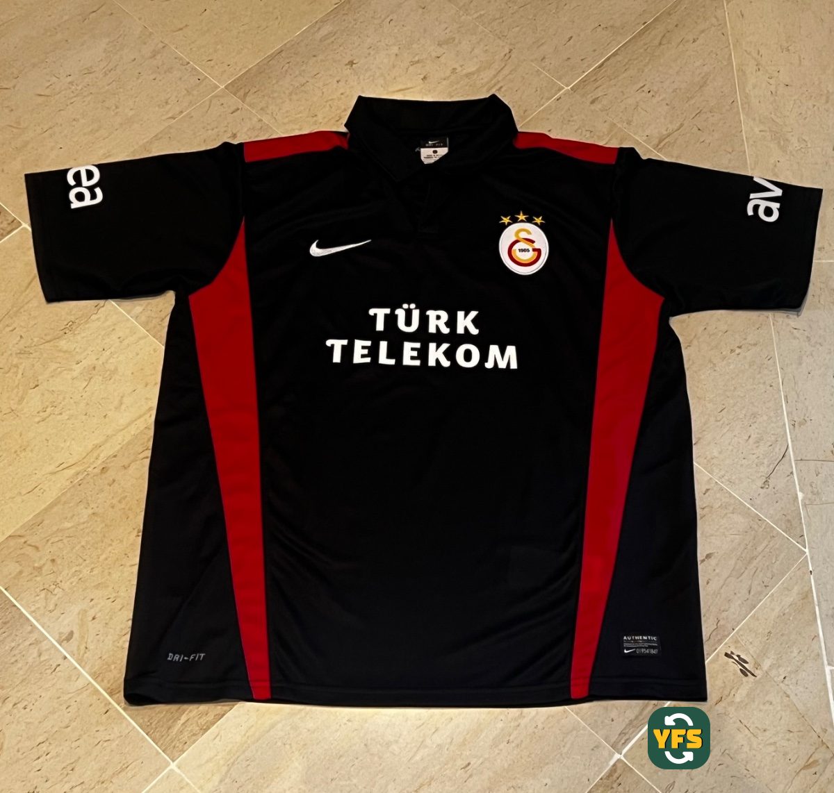 Galatasaray SK 2011-2012 Away Store Version Nike - YourFootballShirt - Photo 1