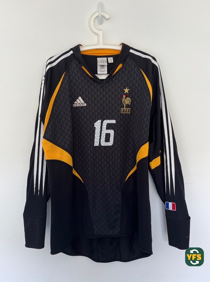 France 2004-2005 Goalkeeper Store Version Adidas - YourFootballShirt