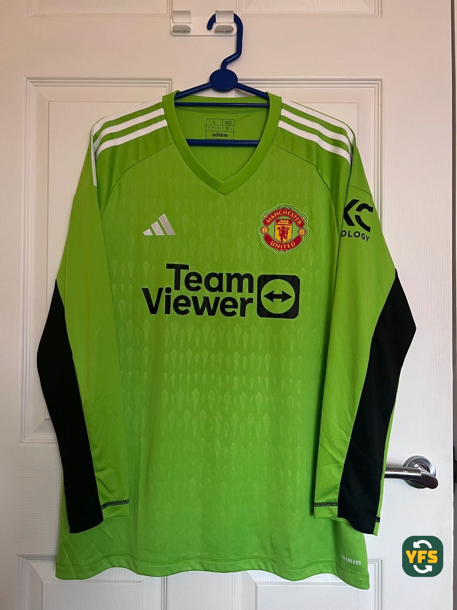 Manchester United 2023-2024 Goalkeeper Store Version Adidas - YourFootballShirt
