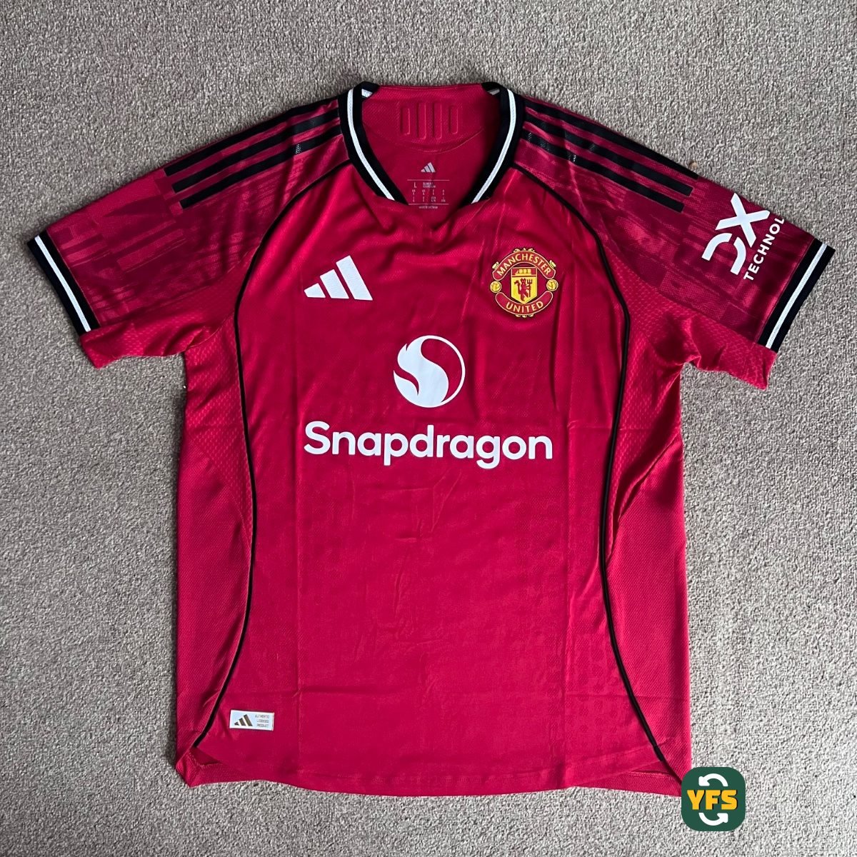 Manchester United 2025-2026 Home Pro Version Adidas - YourFootballShirt - Photo 1