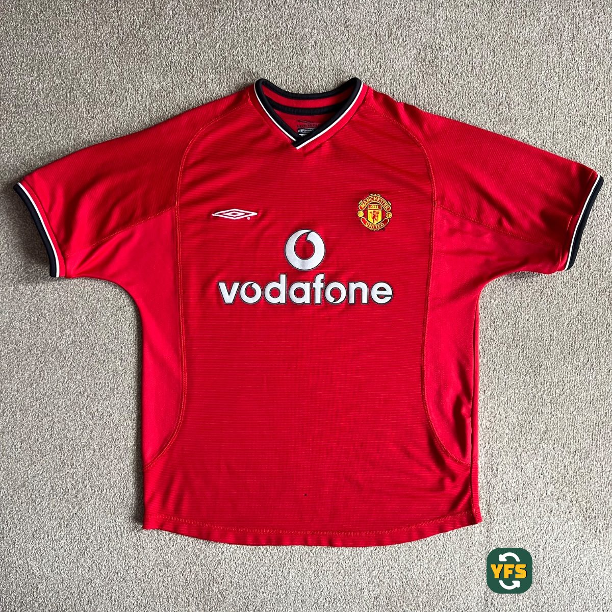Manchester United 2000-2001 Home Store Version Umbro - YourFootballShirt