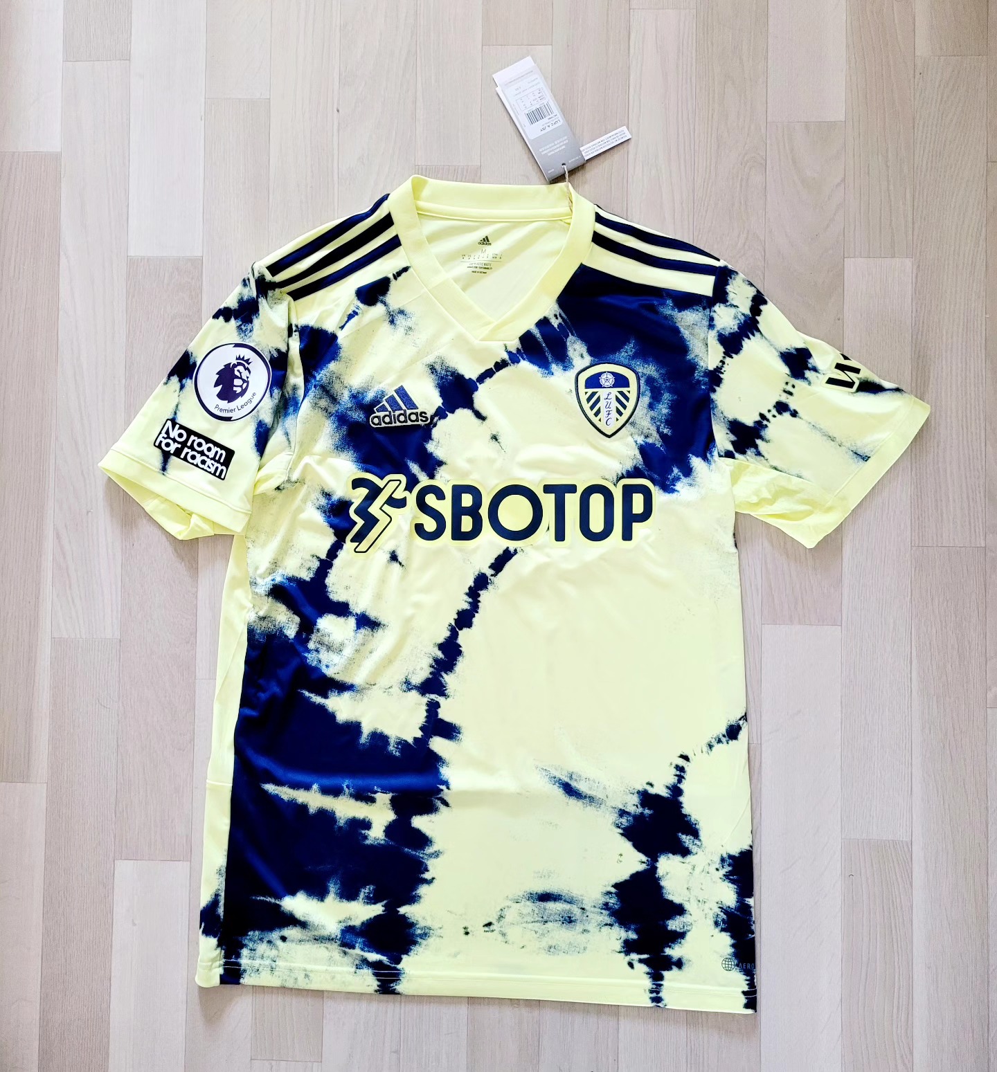 Leeds United 2022-2023 Away Store Version Adidas - YourFootballShirt