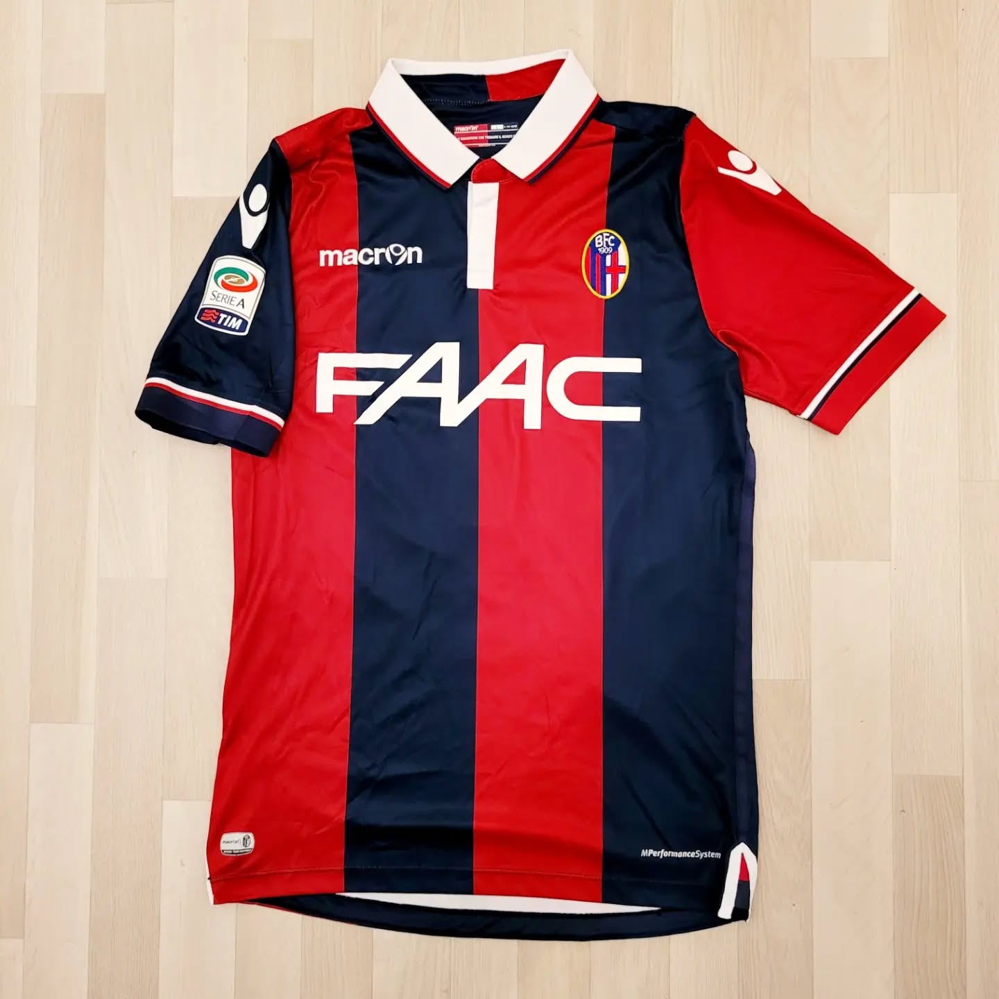 Bologna FC 2015-2016 Home Store Version Macron - YourFootballShirt - Photo 1