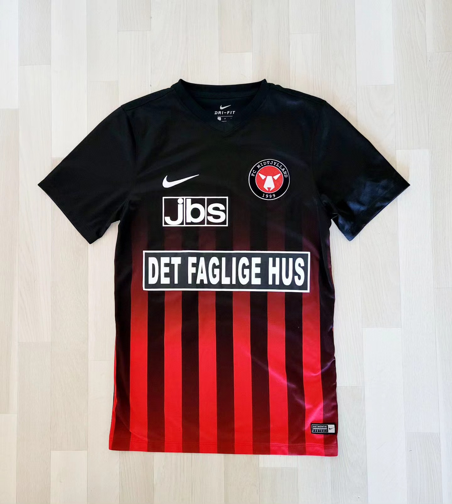 Midtjylland 2017-2018 Home Store Version Nike - YourFootballShirt