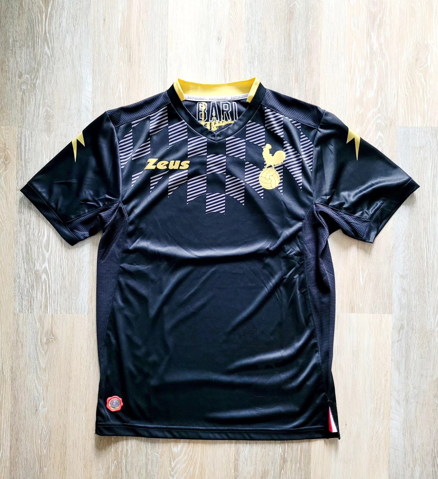 SSC Bari 2017-2018 Third Store Version Zeus - YourFootballShirt