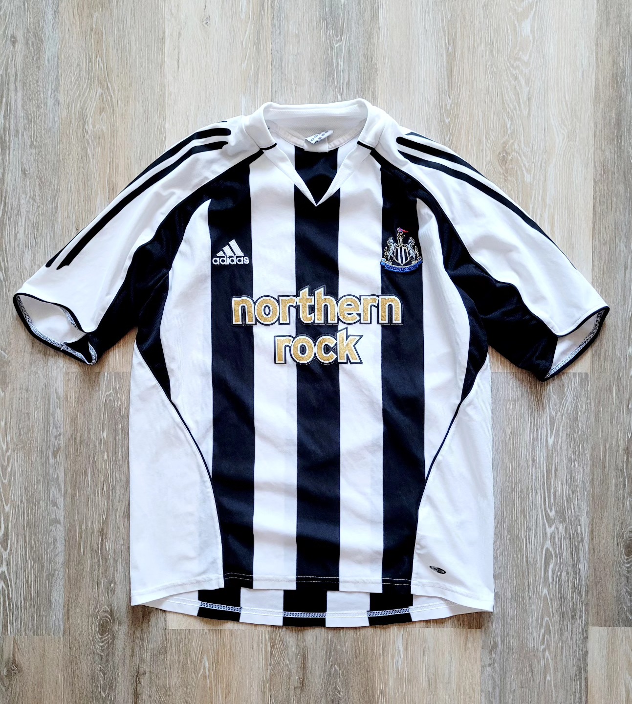 Newcastle United 2005-2006 Home Store Version Adidas - YourFootballShirt
