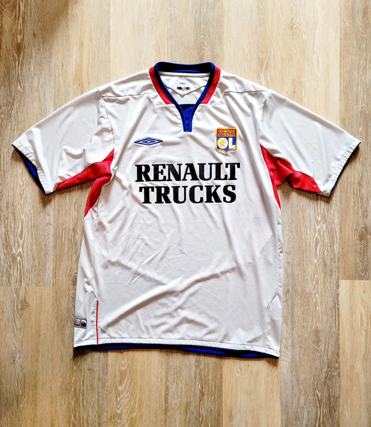 Olympique Lyonnais 2004-2005 Third