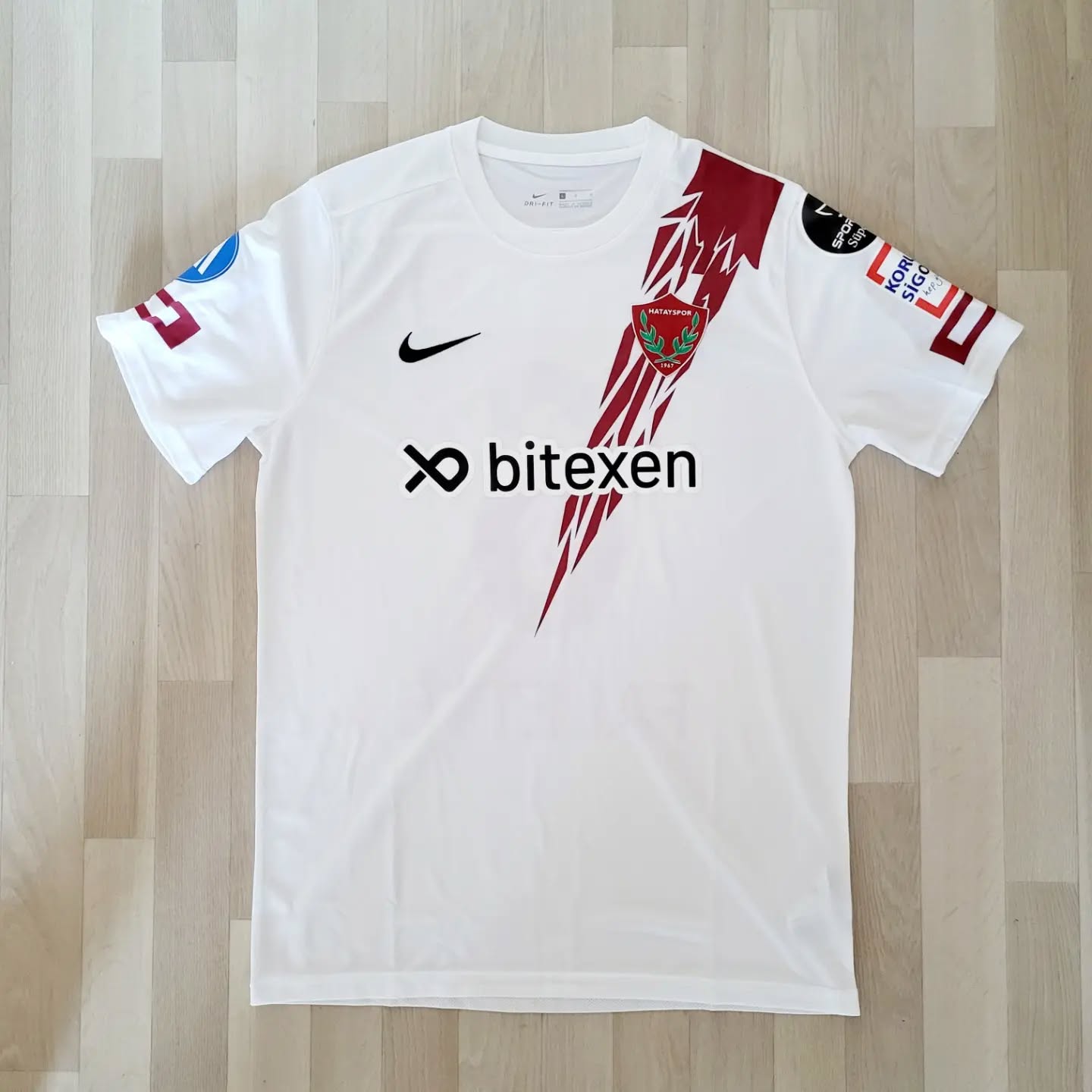 Hatayspor 2021-2022 Home Issued Nike - YourFootballShirt - Photo 1