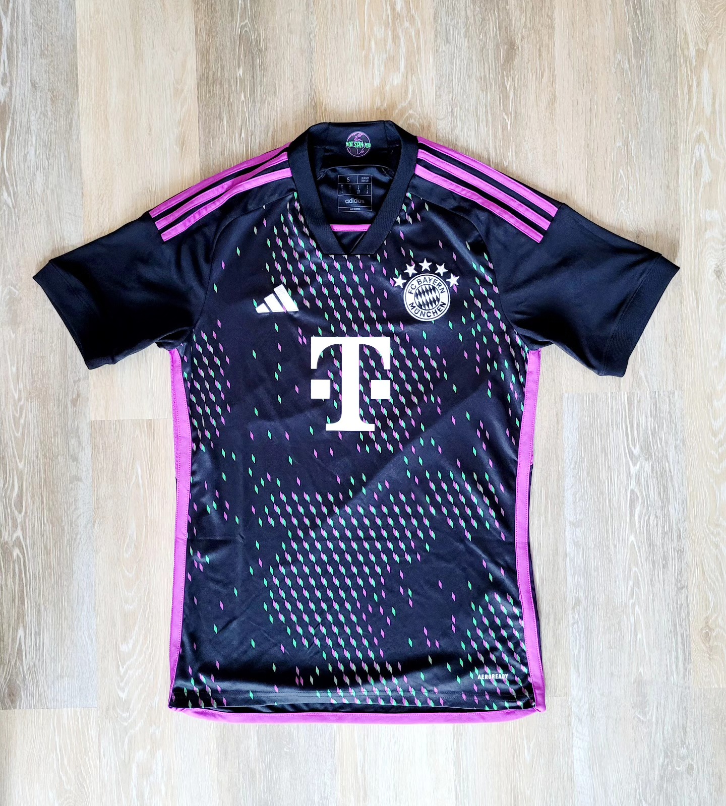 Bayern Munich 2023-2024 Away Store Version Adidas - YourFootballShirt