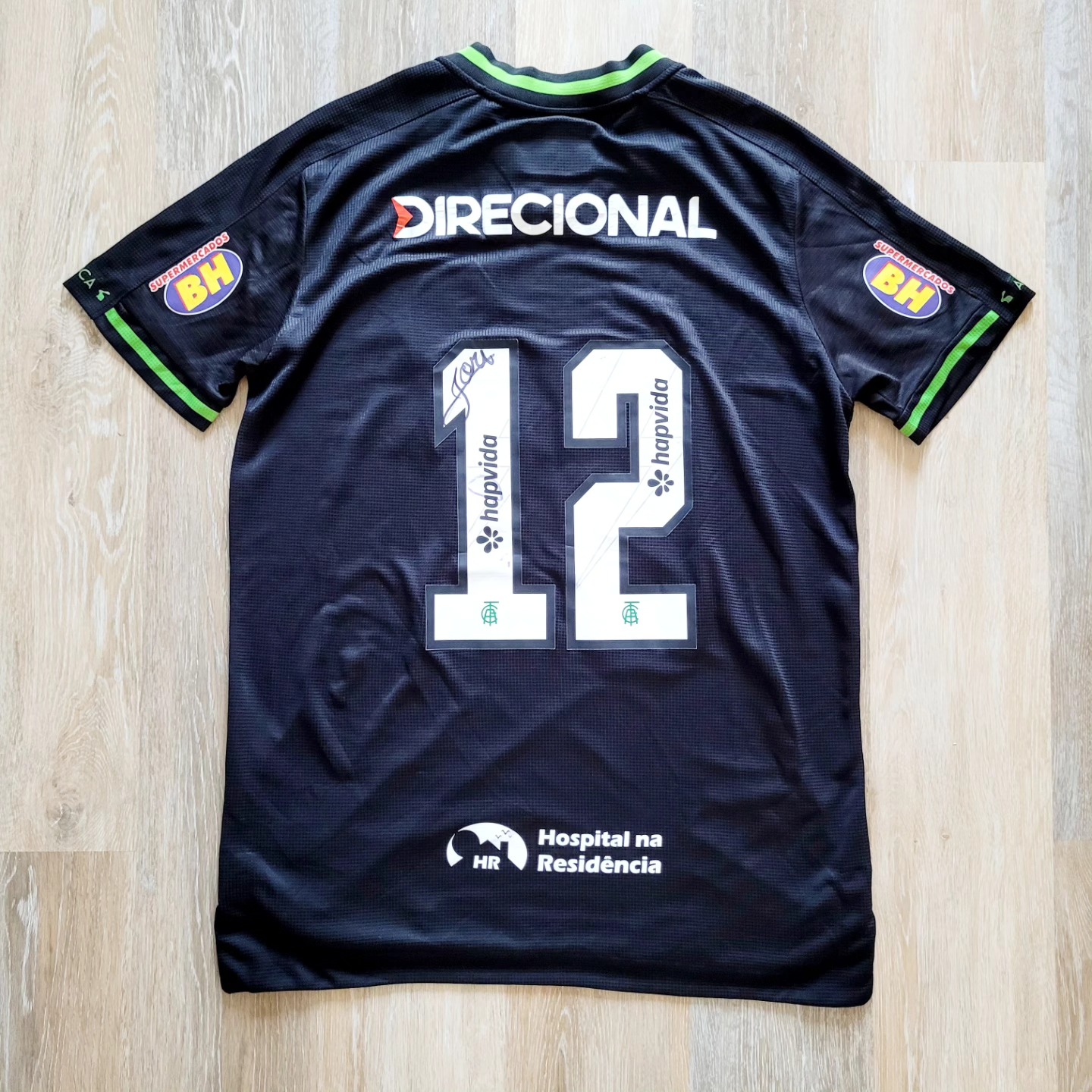 America Mineiro 2022-2023 Goalkeeper Match Worn Volt - YourFootballShirt - Photo 1