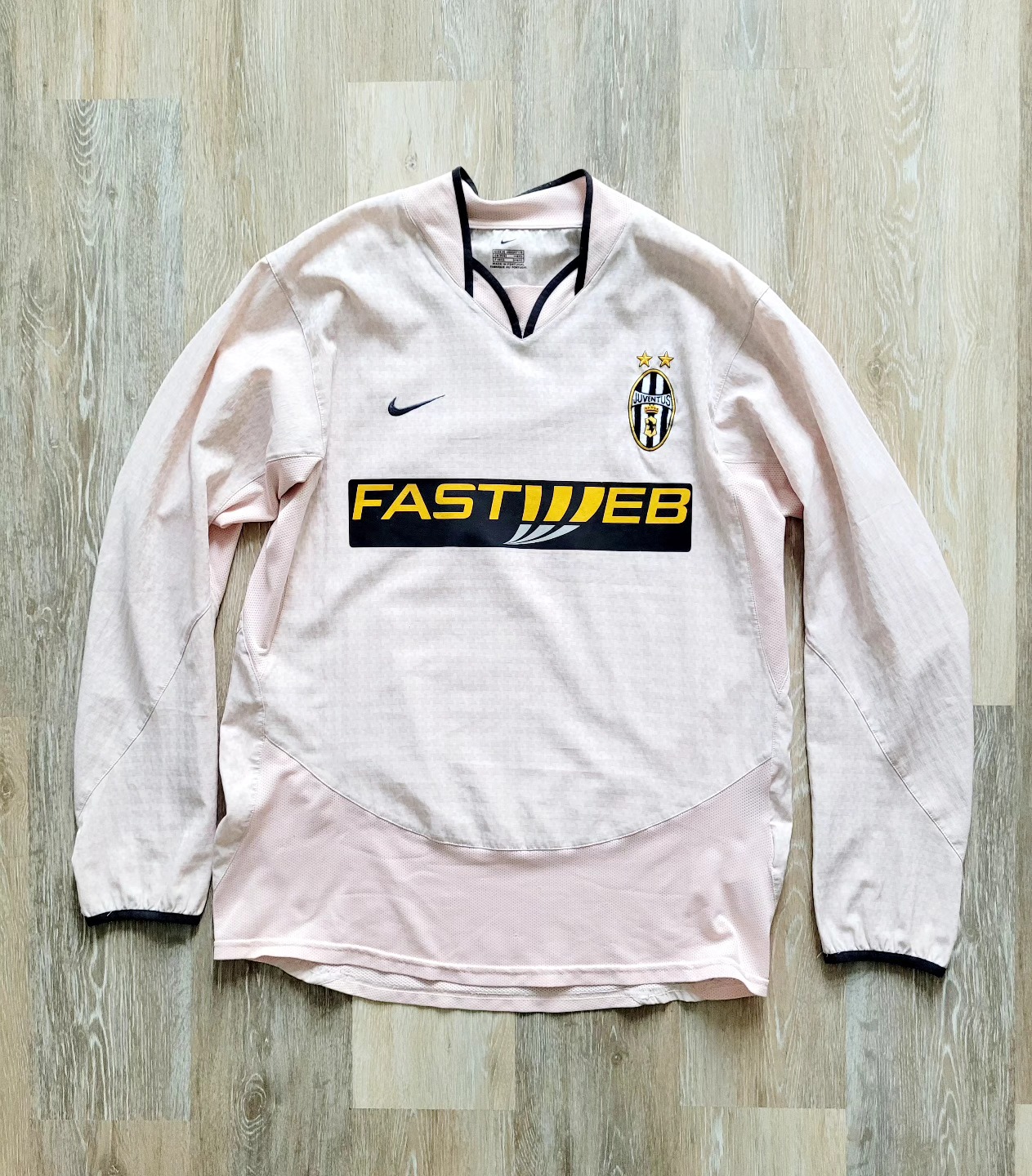 Juventus Turin 2003-2004 Away Store Version Nike - YourFootballShirt