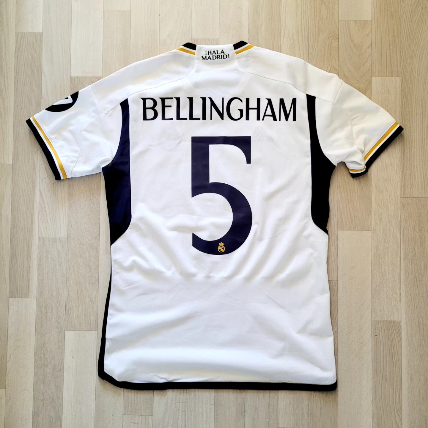 Real Madrid 2023-2024 Home Store Version Adidas - YourFootballShirt - Photo 1