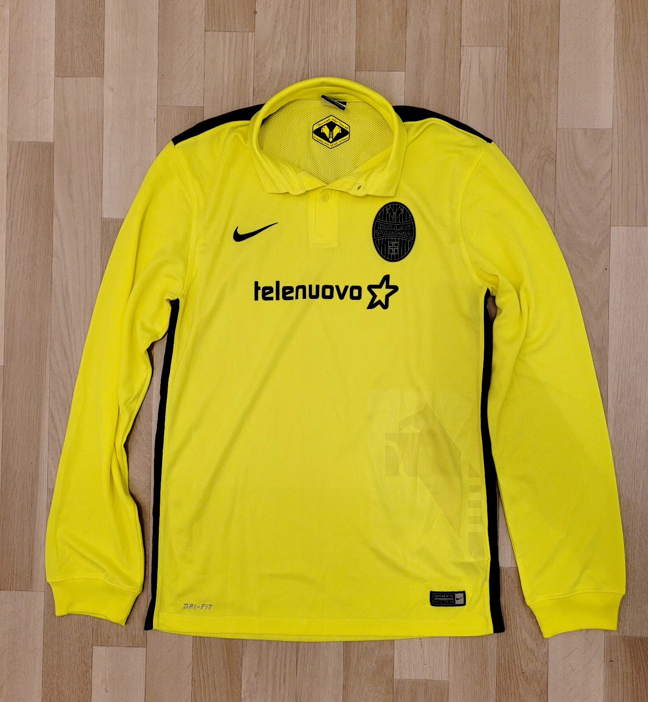 Hellas Verona 2015-2016 Third Store Version Nike - YourFootballShirt