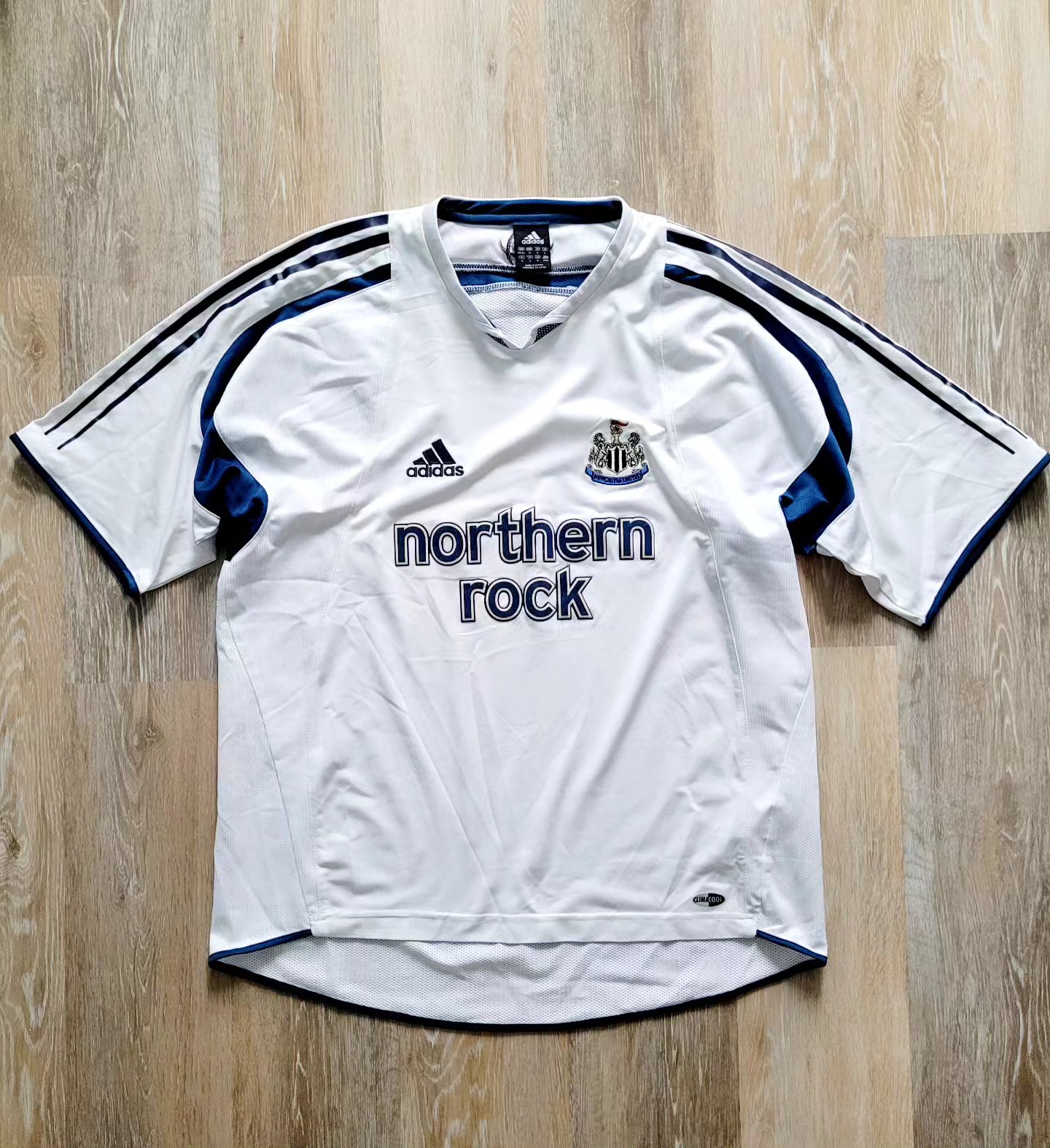 Newcastle United 2000-2001 Training Store Version Adidas - YourFootballShirt