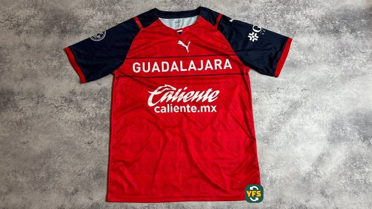 Chivas del Guadalajara 2021-2022 Third Store Version Puma - YourFootballShirt - Photo 1