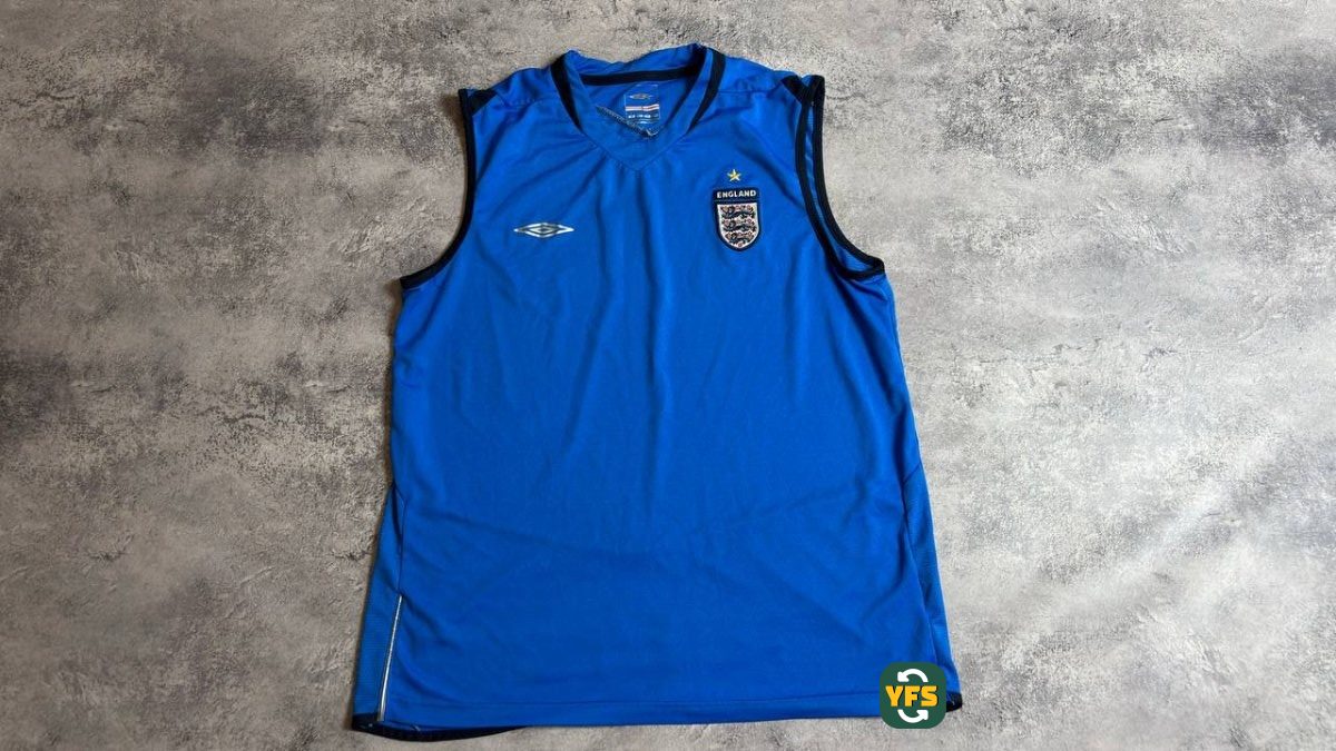 England 2004-2005 Training Store Version Umbro - YourFootballShirt - Photo 1