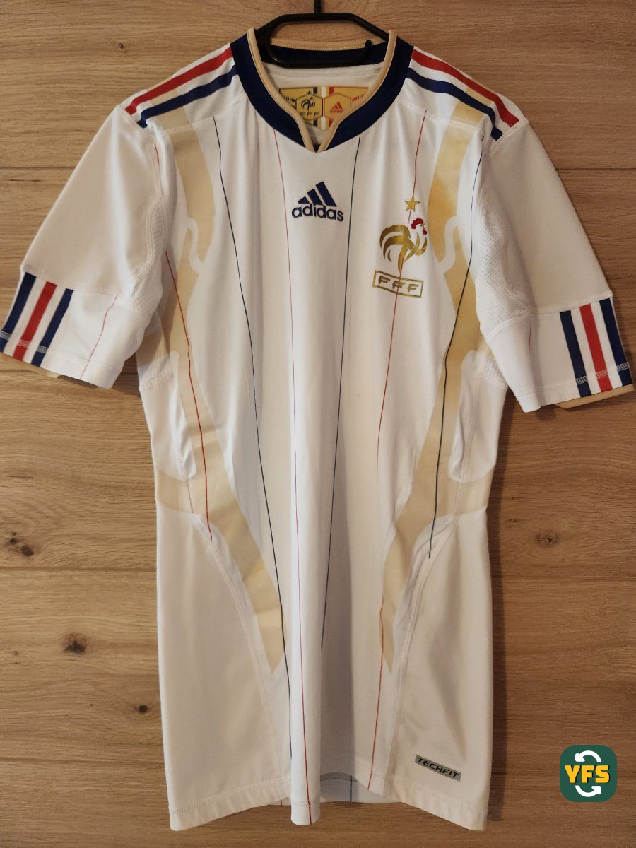 France 2010-2011 Away Pro Version Adidas - YourFootballShirt - Photo 1